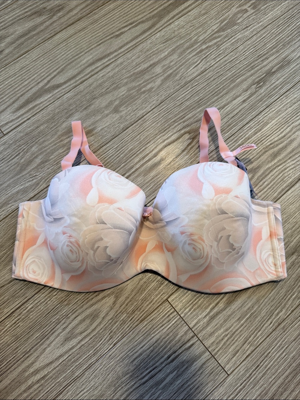 NWT La Vie en Rose Bra